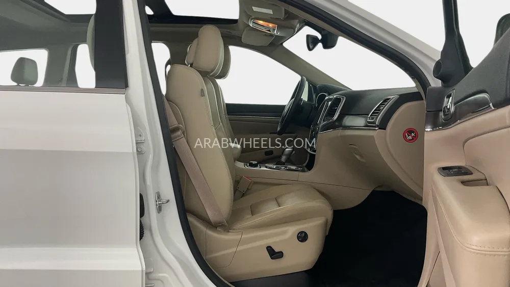 Jeep Grand Cherokee 2018 for Sale in Sharjah Image-12