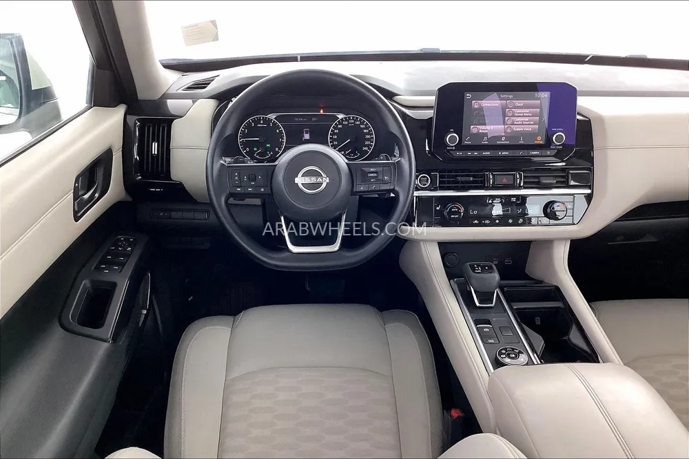 Nissan Pathfinder 2023 for Sale in Dubai Image-11