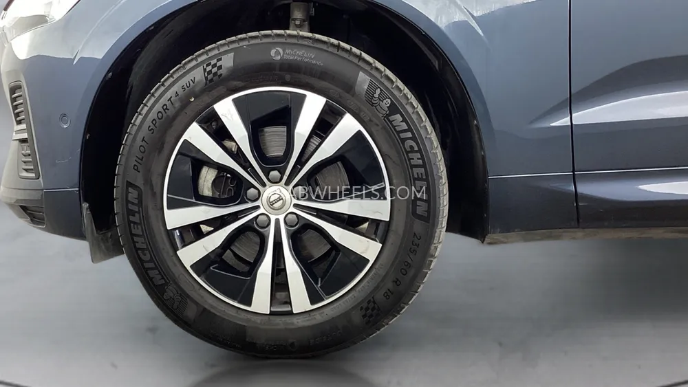 فولفو إكس سي 60 2024 for Sale in دبي Image-9