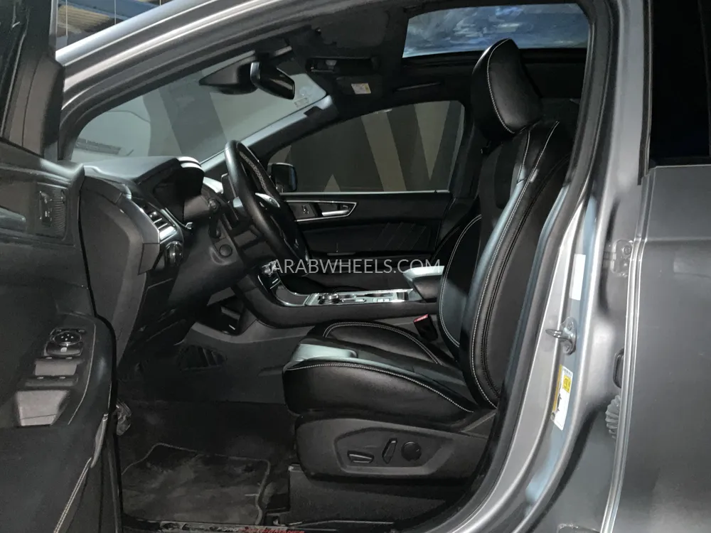 Ford Edge 2023 for Sale in Sharjah Image-8