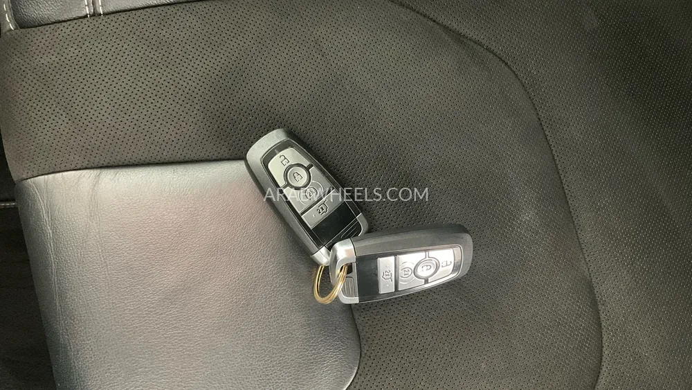 Ford Edge 2023 for Sale in Sharjah Image-17