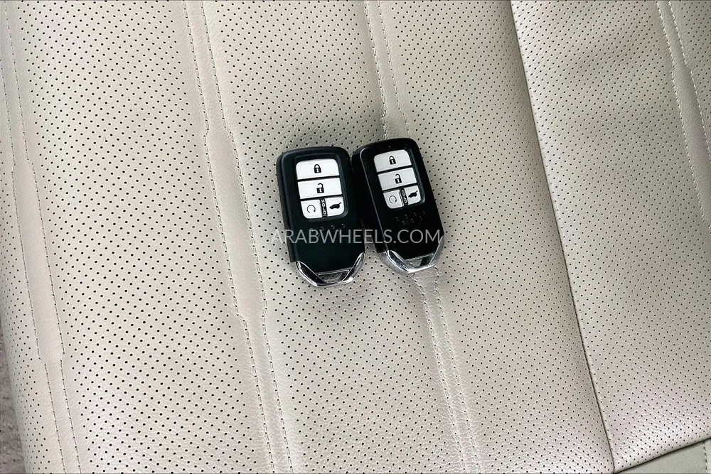 Honda CR-V 2022 for Sale in Sharjah Image-17