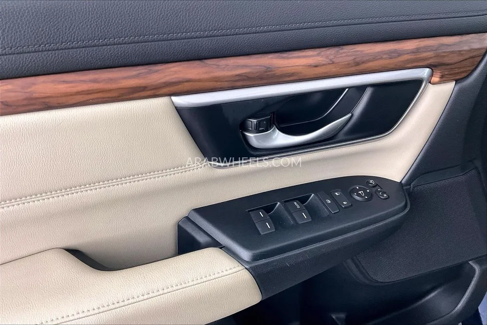 Honda CR-V 2022 for Sale in Sharjah Image-32