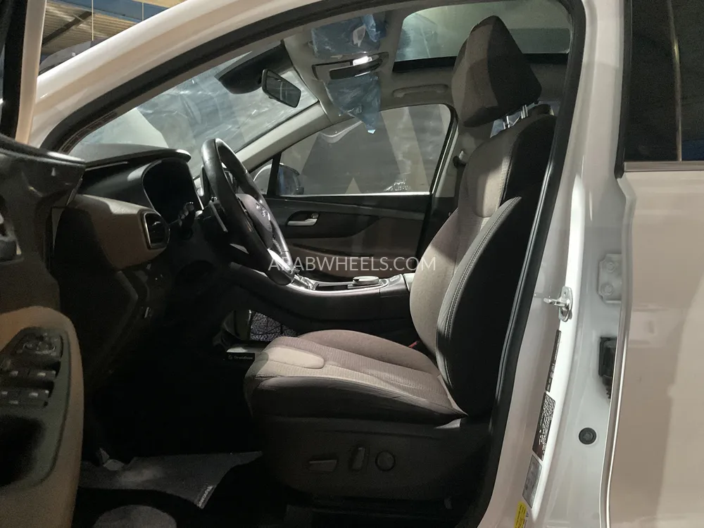 هيونداي سانتا في 2021 for Sale in الشارقة Image-8