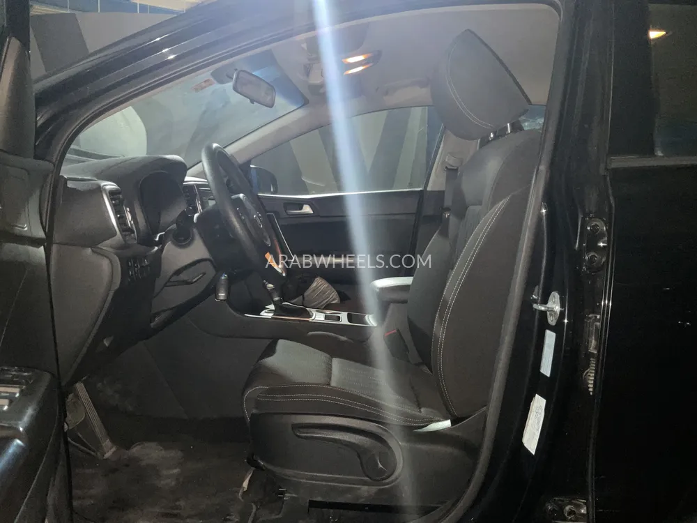 Kia Sportage 2019 for Sale in Dubai Image-7