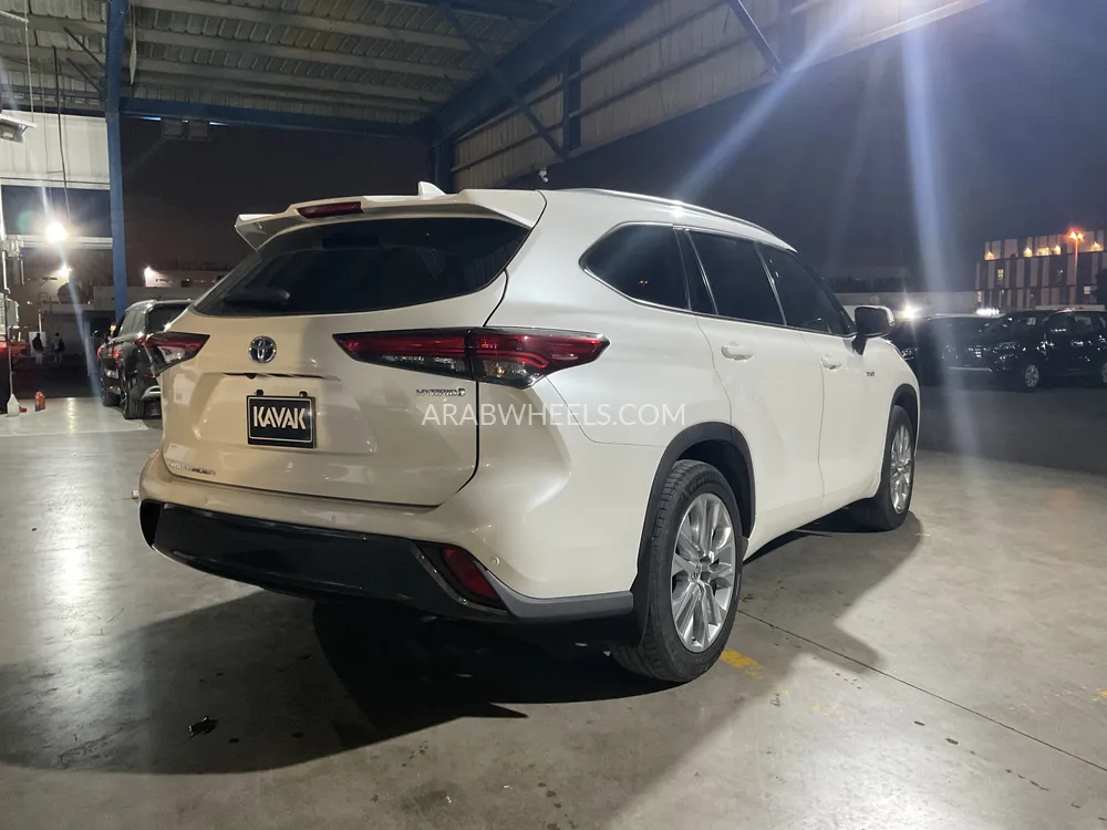 Toyota Highlander 2020 for Sale in Dubai Image-4