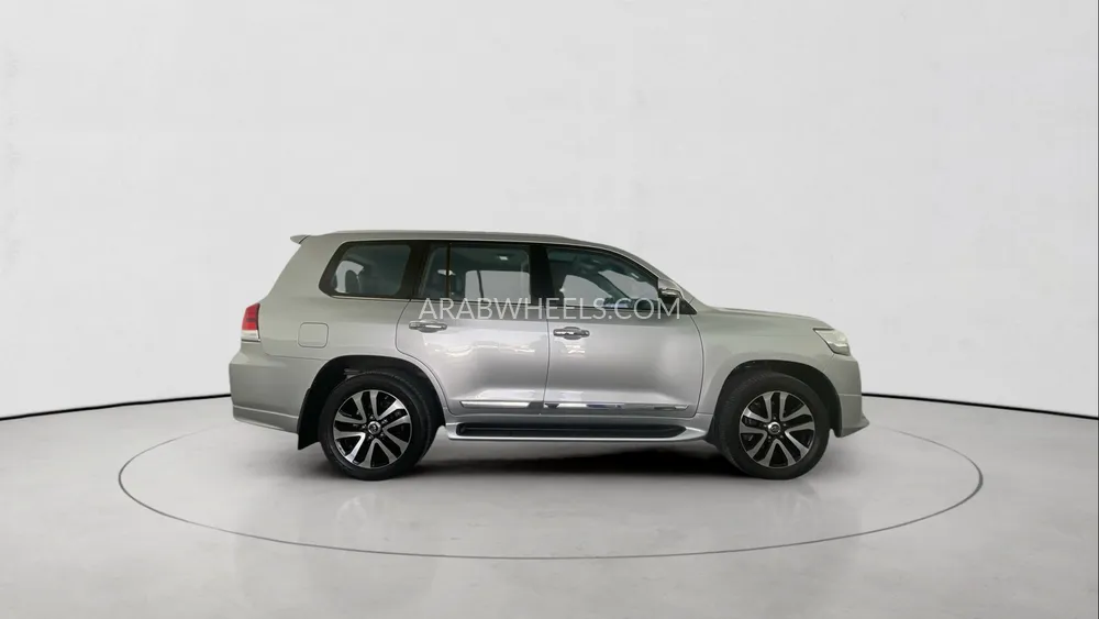 Toyota Land Cruiser 2019 for Sale in Sharjah Image-8