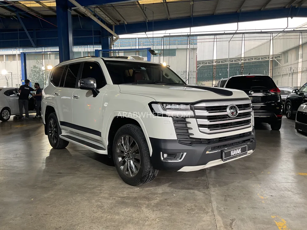 Toyota Land Cruiser 2023 for Sale in Sharjah Image-3
