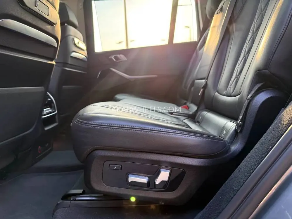 BMW X7 2024 for Sale in Sharjah Image-3