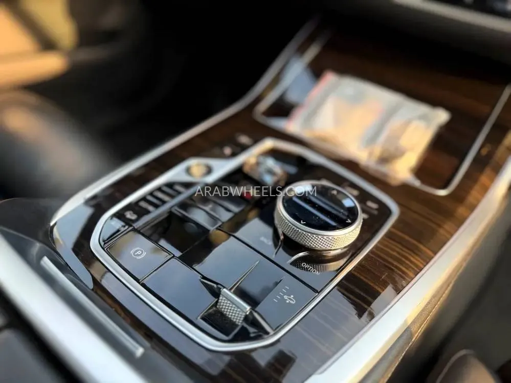 BMW X7 2024 for Sale in Sharjah Image-7