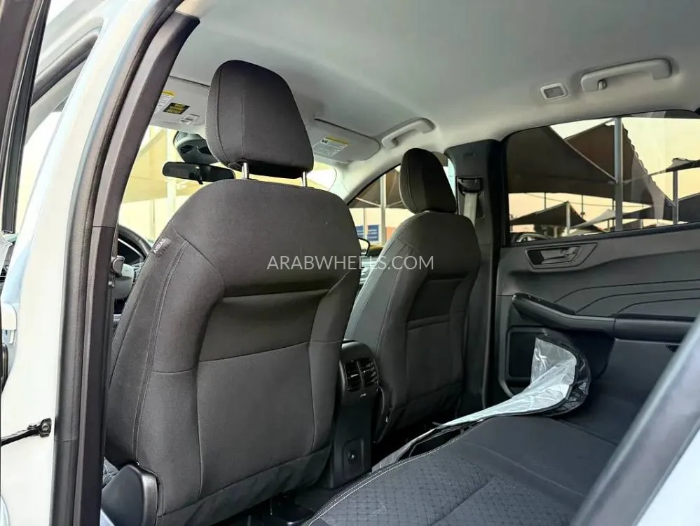 Ford Escape 2023 for Sale in Sharjah Image-13