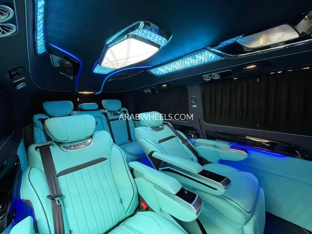 Mercedes Benz Vito 2018 for Sale in Dubai Image-21