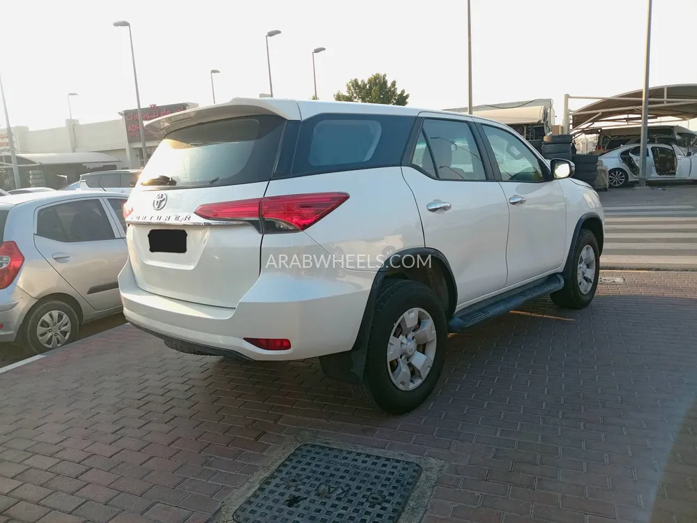 Toyota Fortuner 2018 for Sale in Sharjah Image-6