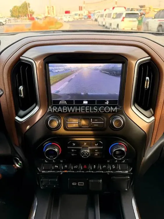 Chevrolet Silverado 2020 for Sale in Dubai Image-7
