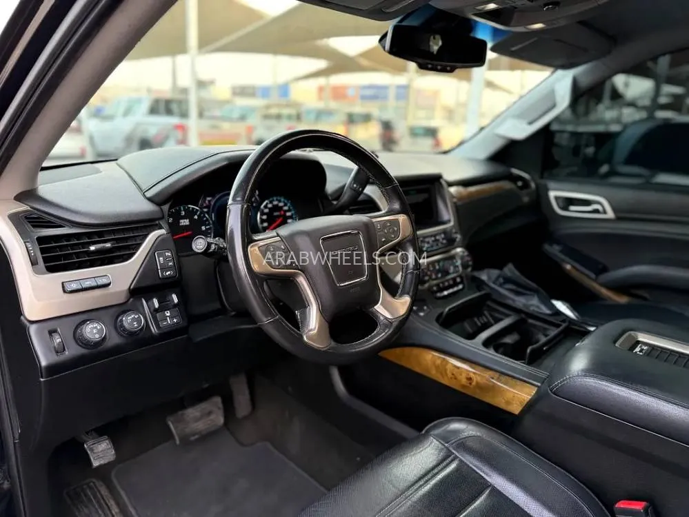 GMC Yukon 2017 for Sale in Sharjah Image-11
