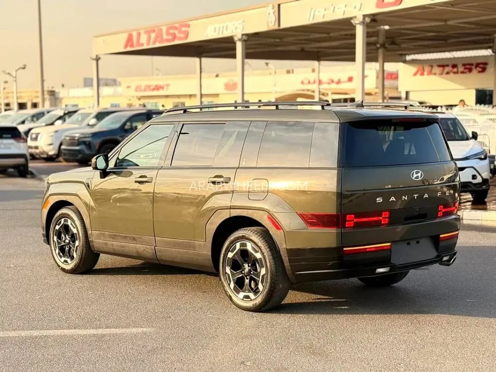 Hyundai Grand Santa Fe 2024 for Sale in Dubai Image-7