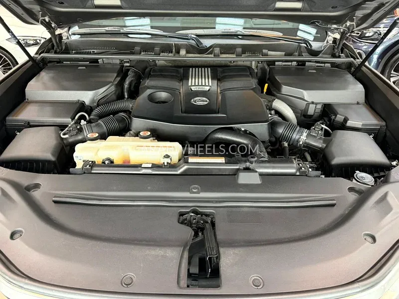 Lexus LX 2022 for Sale in Dubai Image-3