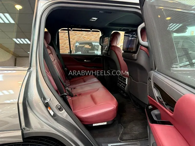 Lexus LX 2022 for Sale in Dubai Image-7