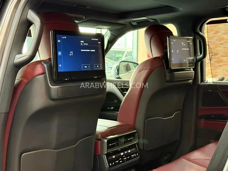 Lexus LX 2022 for Sale in Dubai Image-10