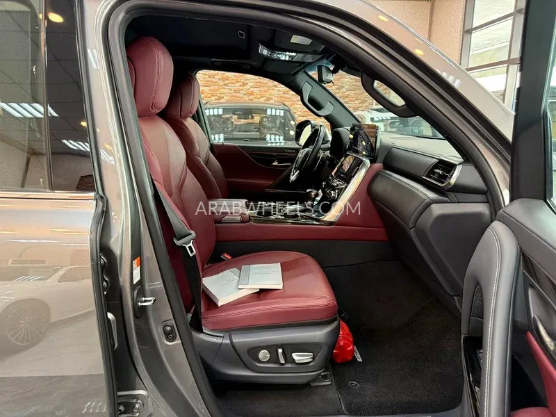 Lexus LX 2022 for Sale in Dubai Image-11