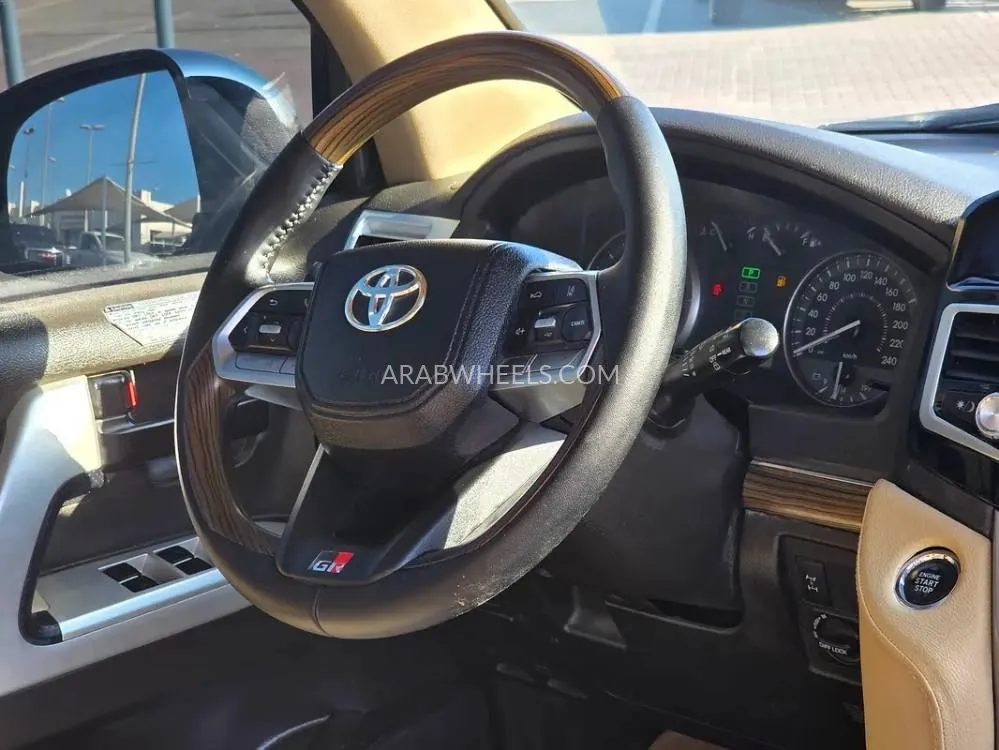 Toyota Land Cruiser 2009 for Sale in Sharjah Image-2