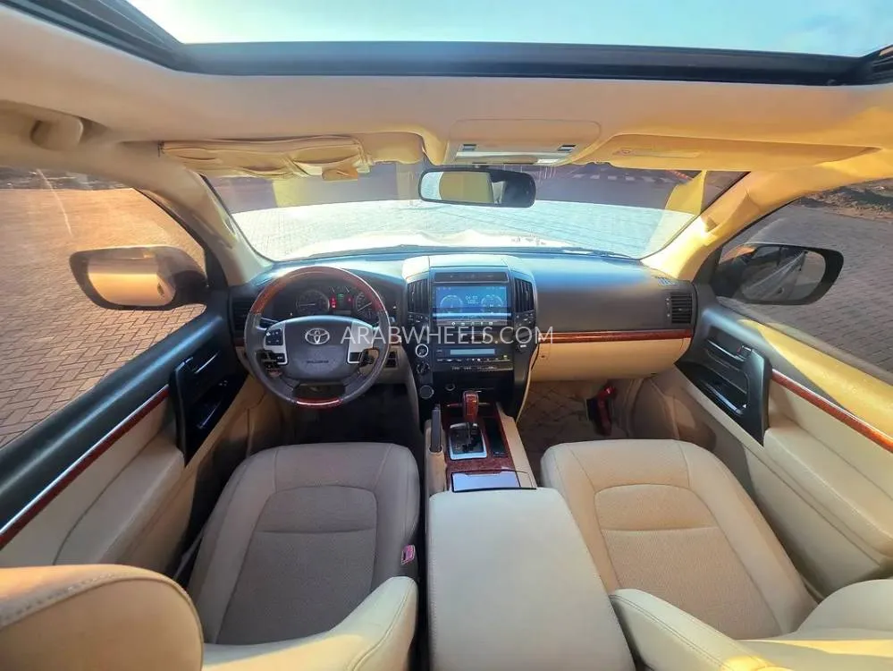 Toyota Land Cruiser 2012 for Sale in Sharjah Image-5