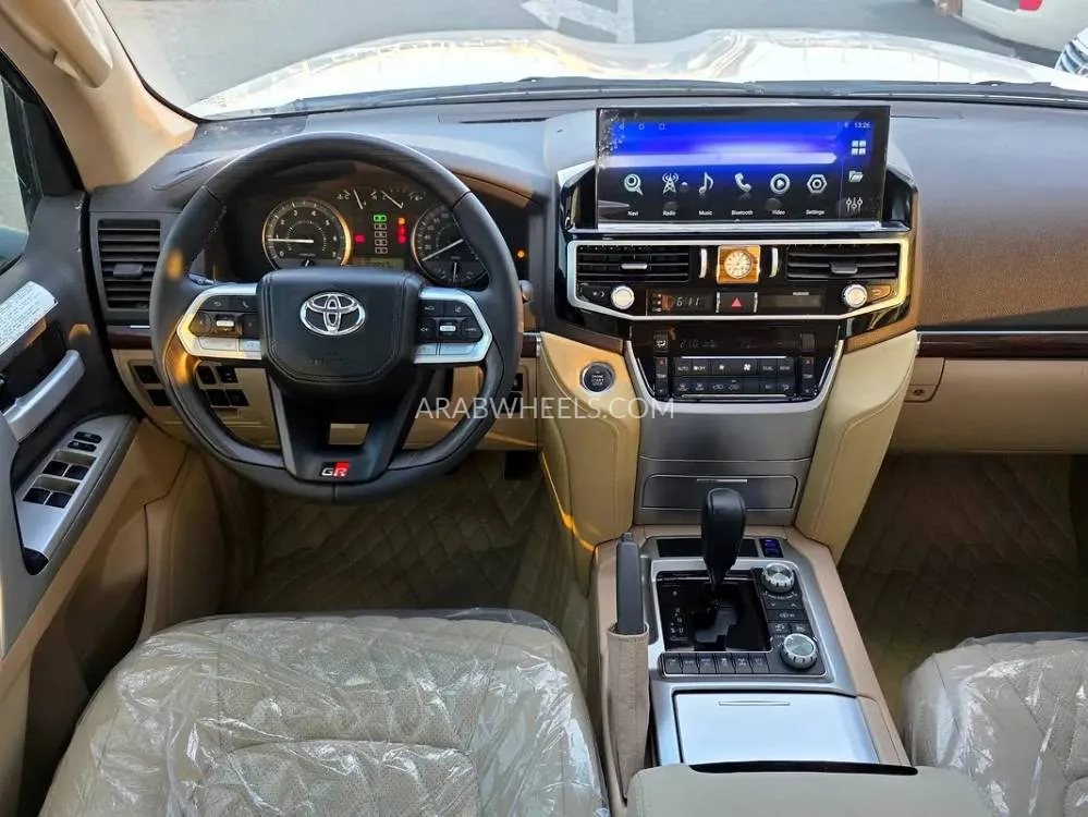 Toyota Land Cruiser 2015 for Sale in Sharjah Image-6