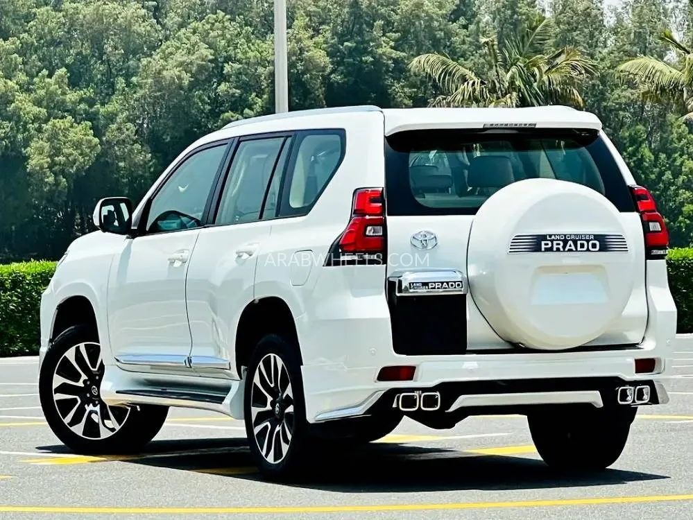 Toyota Land Cruiser Prado 2011 for Sale in Sharjah Image-3