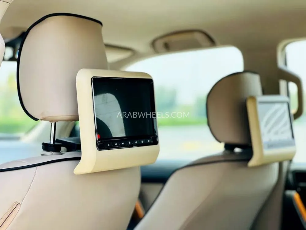 Toyota Land Cruiser Prado 2011 for Sale in Sharjah Image-6