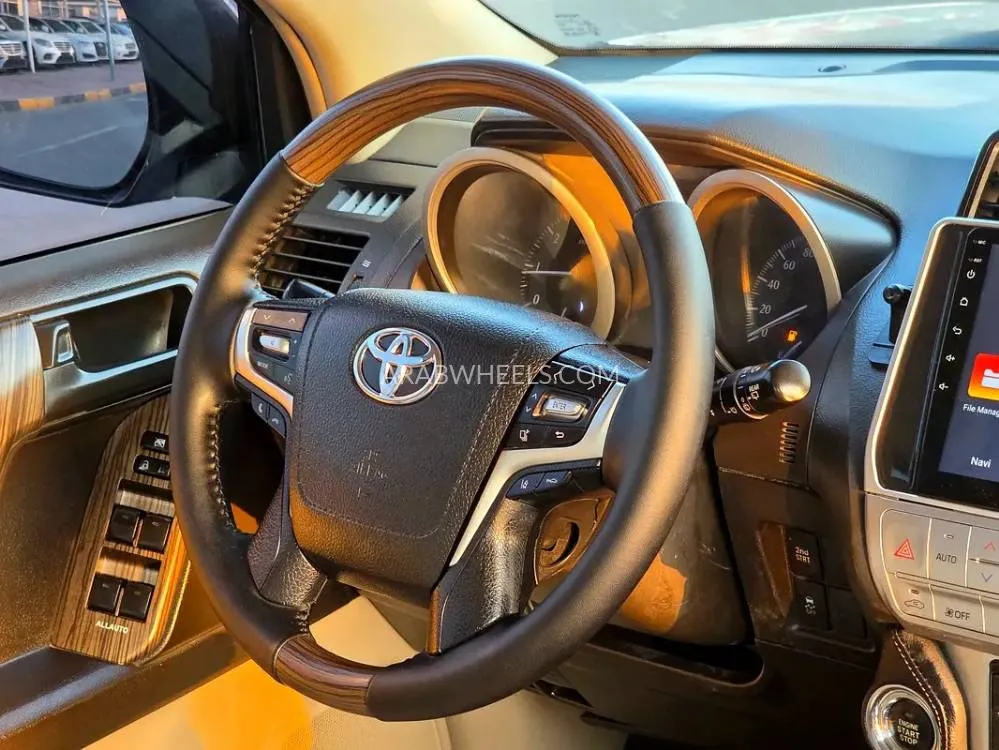 Toyota Land Cruiser Prado 2013 for Sale in Sharjah Image-5