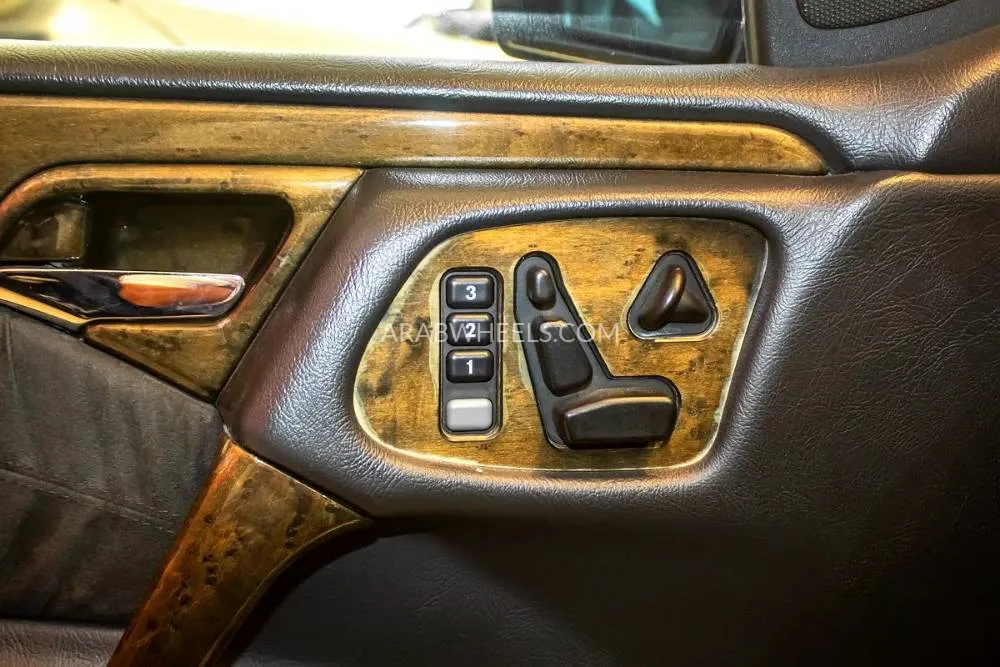 مرسيدس بنز كلاس E 1998 for Sale in أبو ظبي Image-11