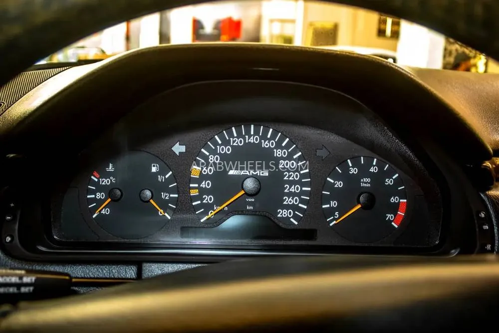 مرسيدس بنز كلاس E 1998 for Sale in أبو ظبي Image-15