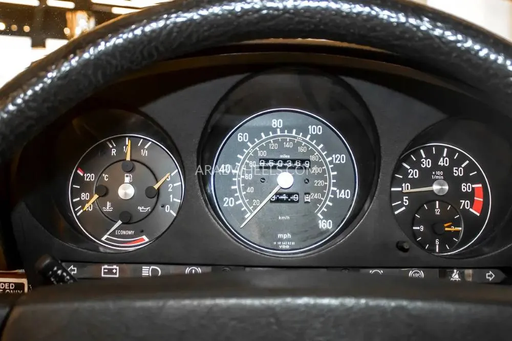 مرسيدس بنز كلاس SL 1985 for Sale in أبو ظبي Image-13