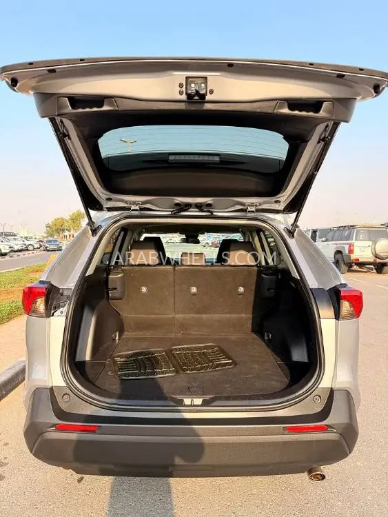 تويوتا راف 4 2019 for Sale in دبي Image-7