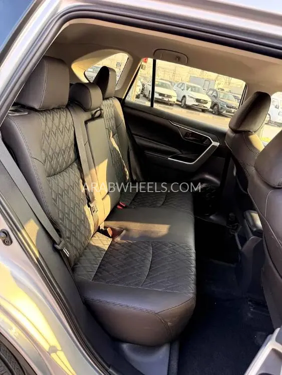 تويوتا راف 4 2019 for Sale in دبي Image-15