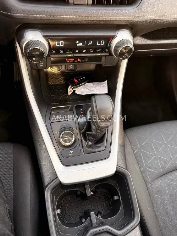 Toyota Rav4 2022 for Sale in Dubai Image-12