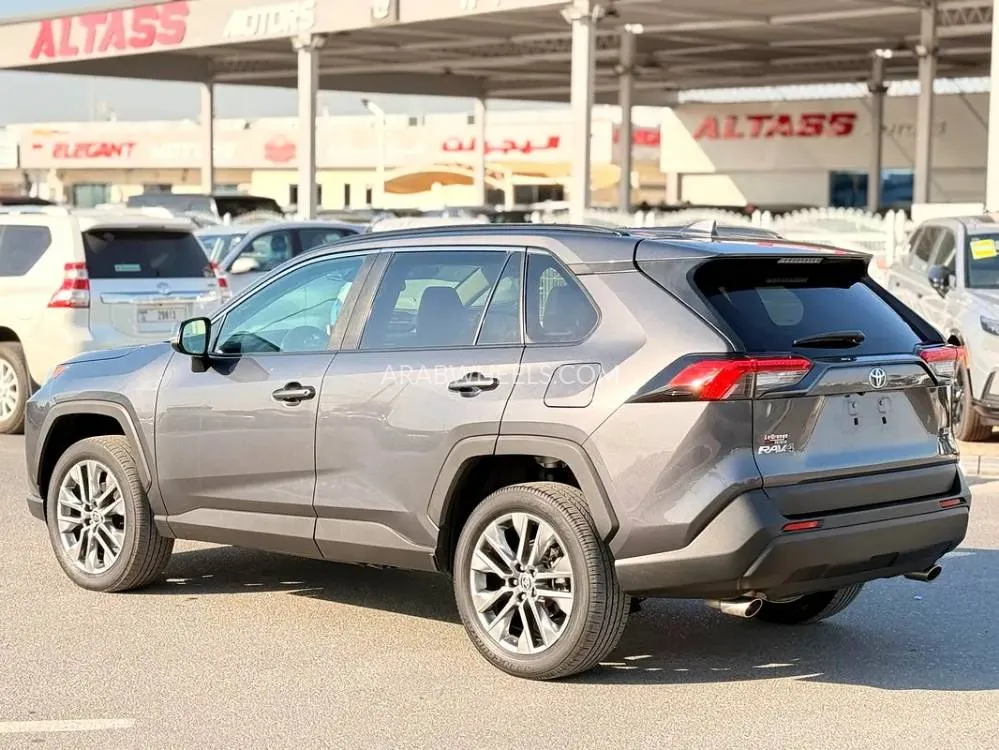 تويوتا راف 4 2022 for Sale in دبي Image-2