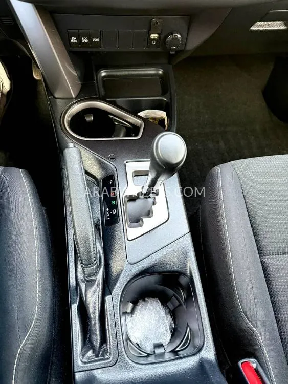 Toyota Rav4 2016 for Sale in Dubai Image-2