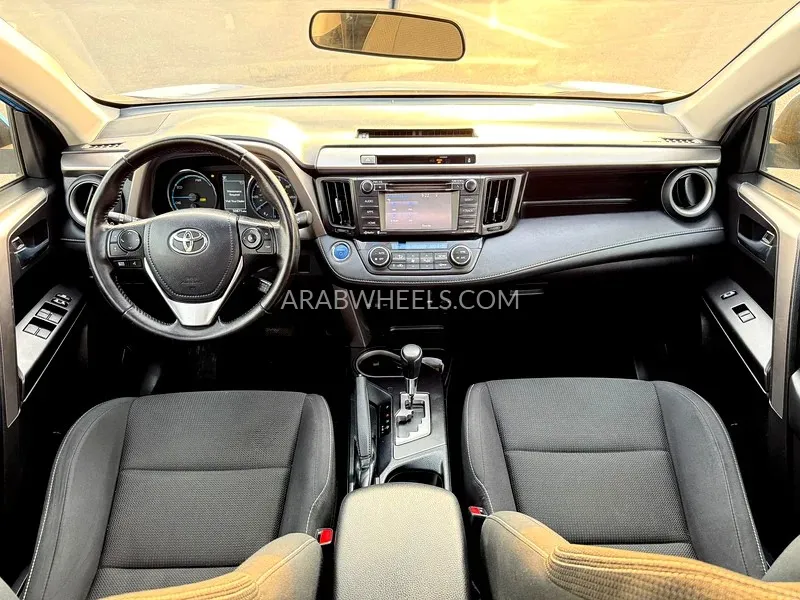 Toyota Rav4 2016 for Sale in Dubai Image-12