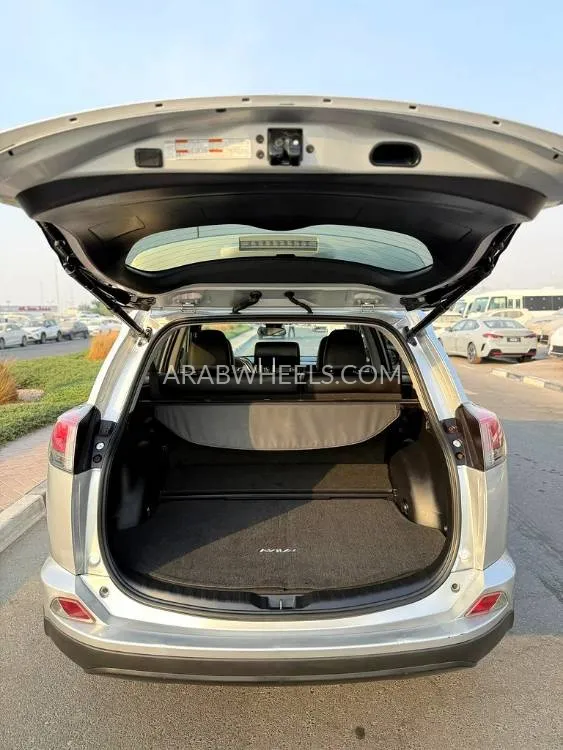 Toyota Rav4 2016 for Sale in Dubai Image-15