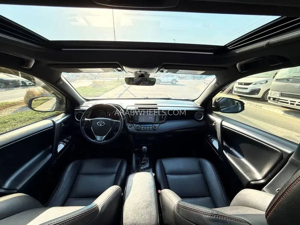 Toyota Rav4 2018 for Sale in Dubai Image-13