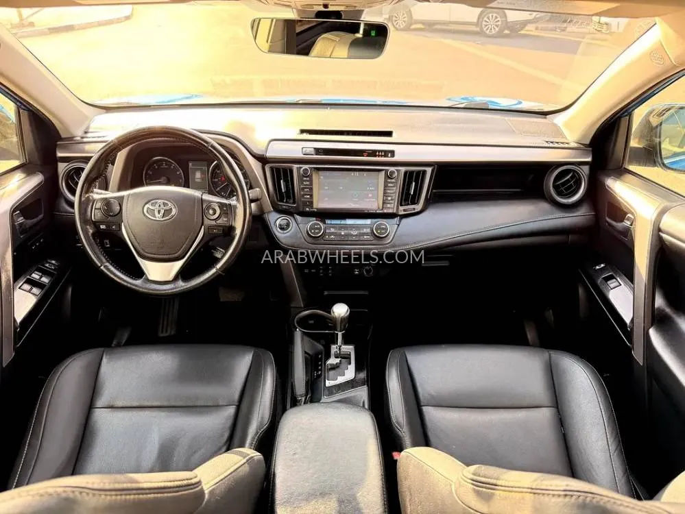 Toyota Rav4 2018 for Sale in Dubai Image-15