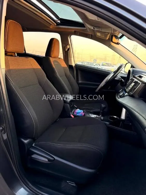 Toyota Rav4 2018 for Sale in Dubai Image-7