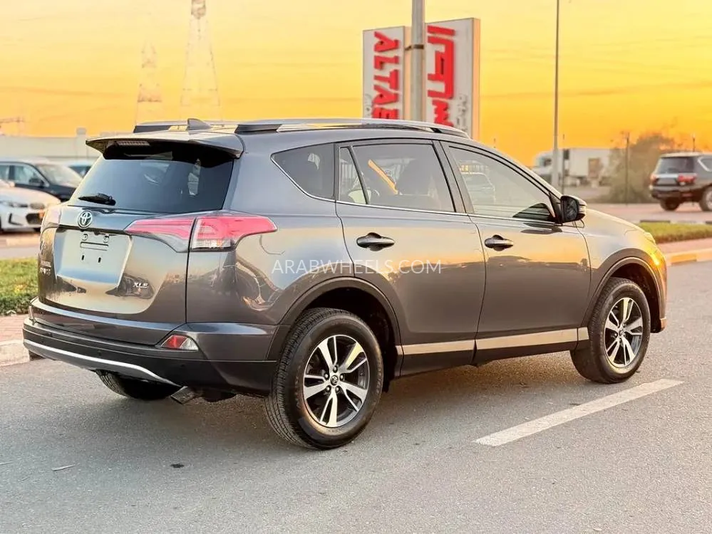 Toyota Rav4 2018 for Sale in Dubai Image-11