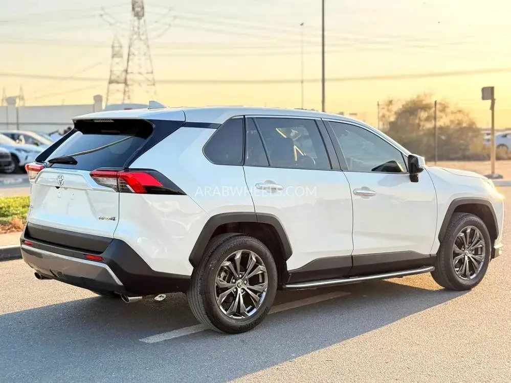 تويوتا راف 4 2023 for Sale in دبي Image-8