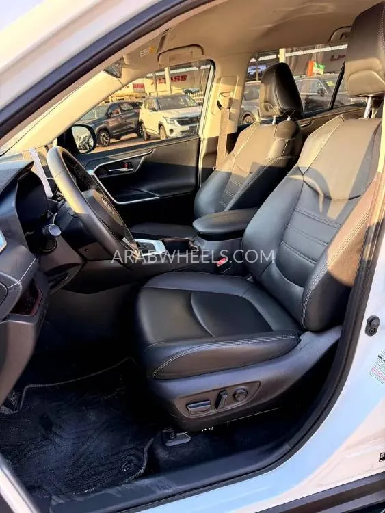 تويوتا راف 4 2023 for Sale in دبي Image-14