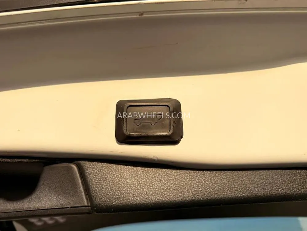 تويوتا راف 4 2023 for Sale in دبي Image-16