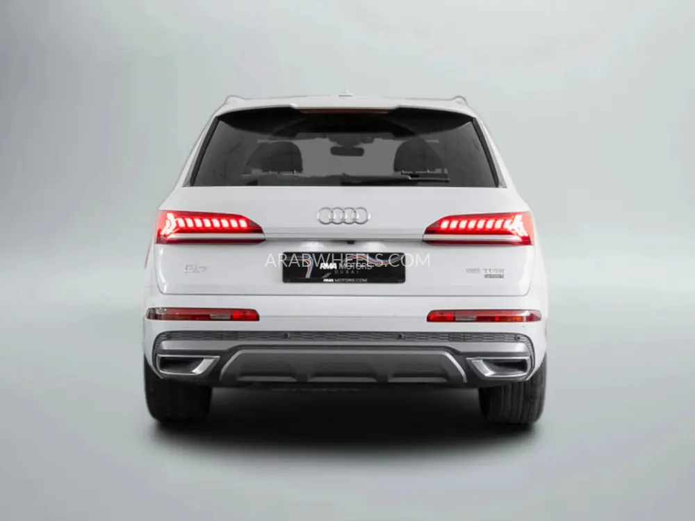 Audi Q7 2023 for Sale in Dubai Image-4