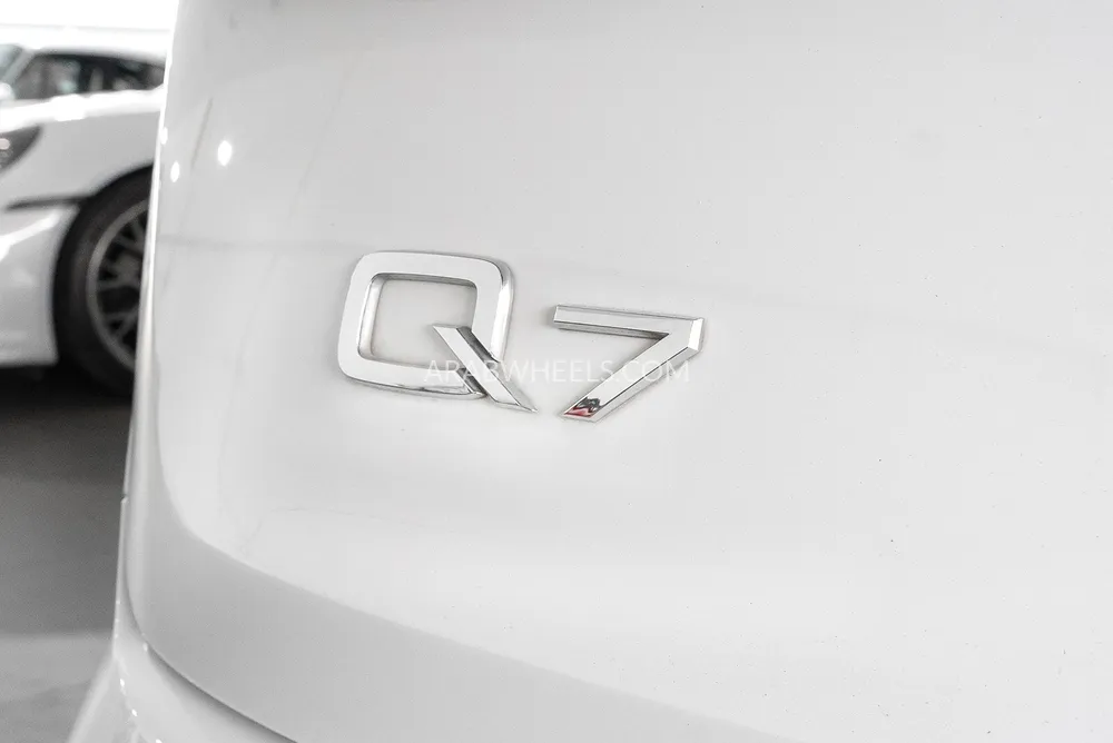 Audi Q7 2023 for Sale in Dubai Image-15