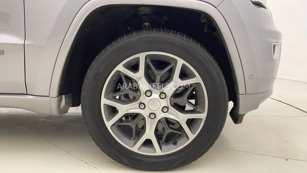 Jeep Grand Cherokee 2019 for Sale in Dubai Image-10